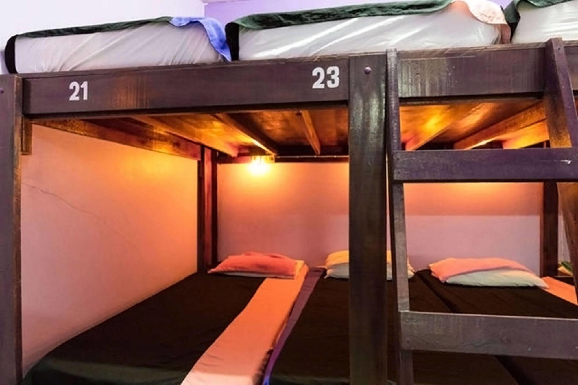 Wild & Wandering Backpacker Hostel & Bar Haad Rin Exterior foto